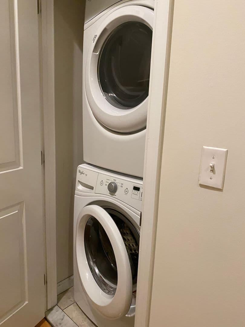Philadelphia Apartment: 427 N Holly st