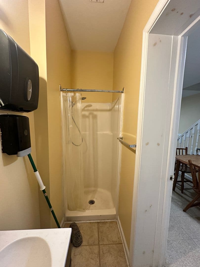 Philadelphia Apartment: 3854 Spring Garden St
