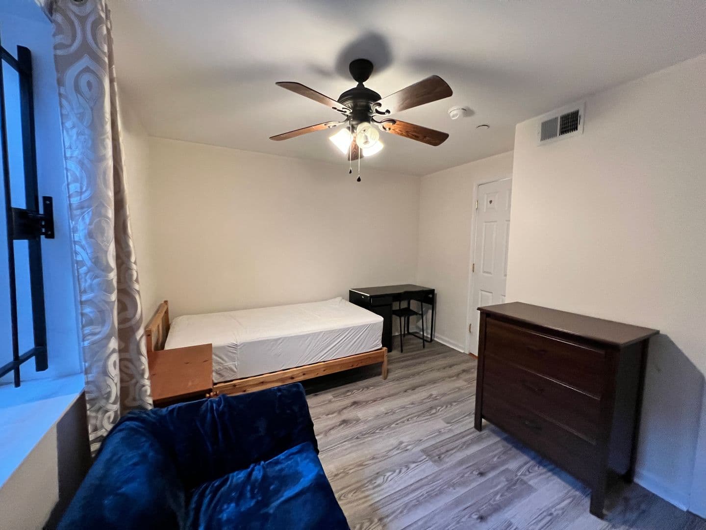 Philadelphia Apartment: 3722 Brandywine  st