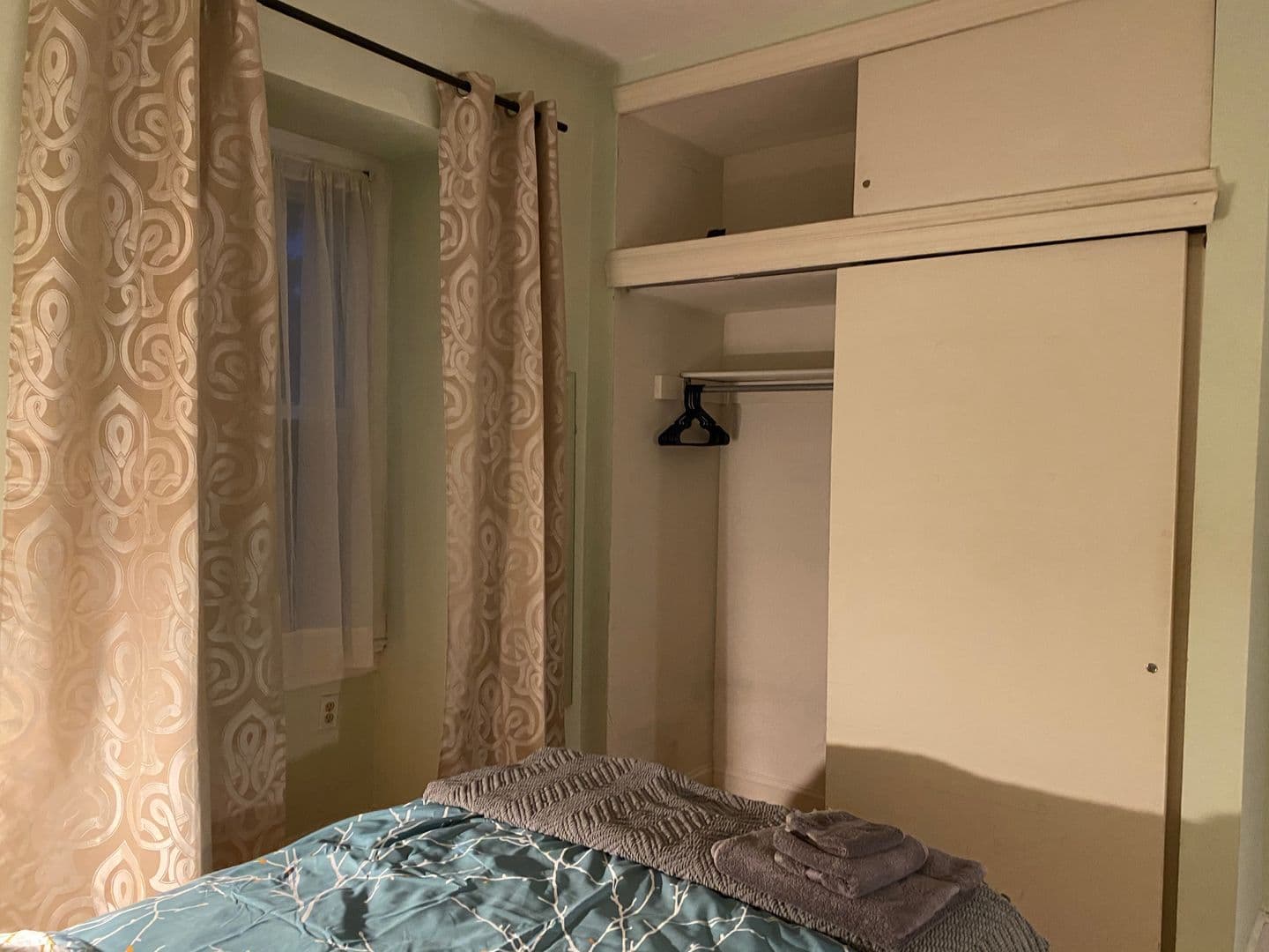 Philadelphia Apartment: 3717 Baring St