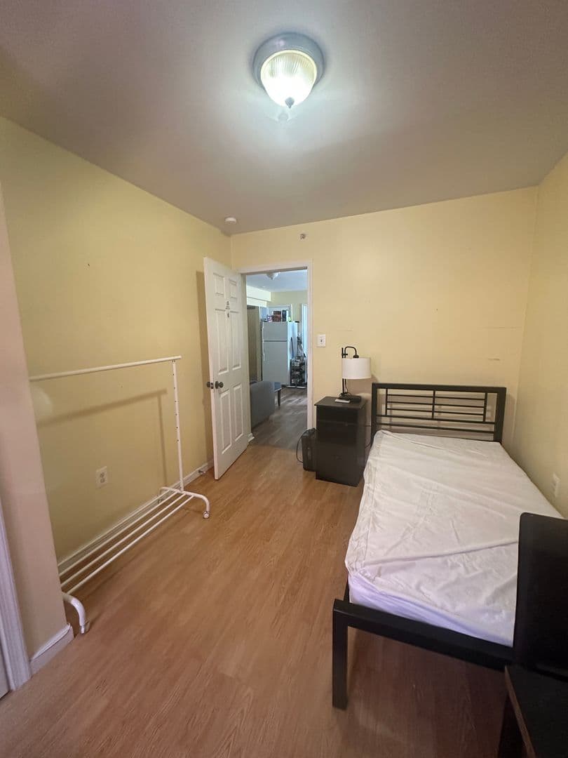 Philadelphia Apartment: 4047 Market st