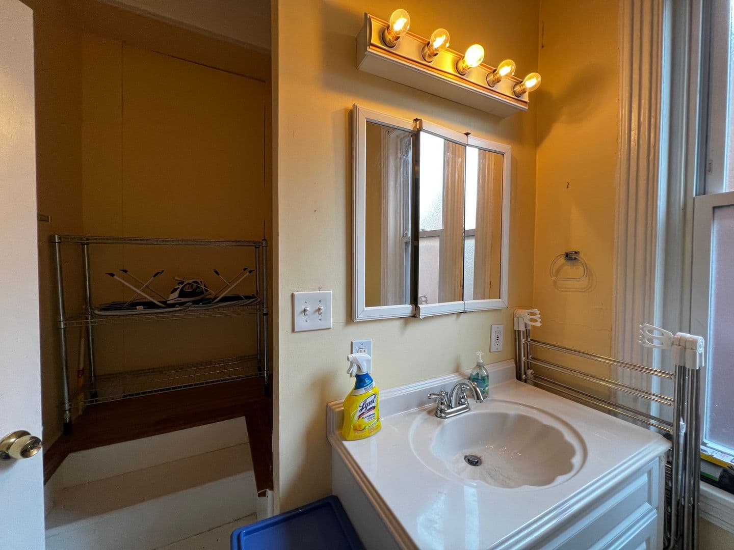 Philadelphia Apartment: 3717 Baring St