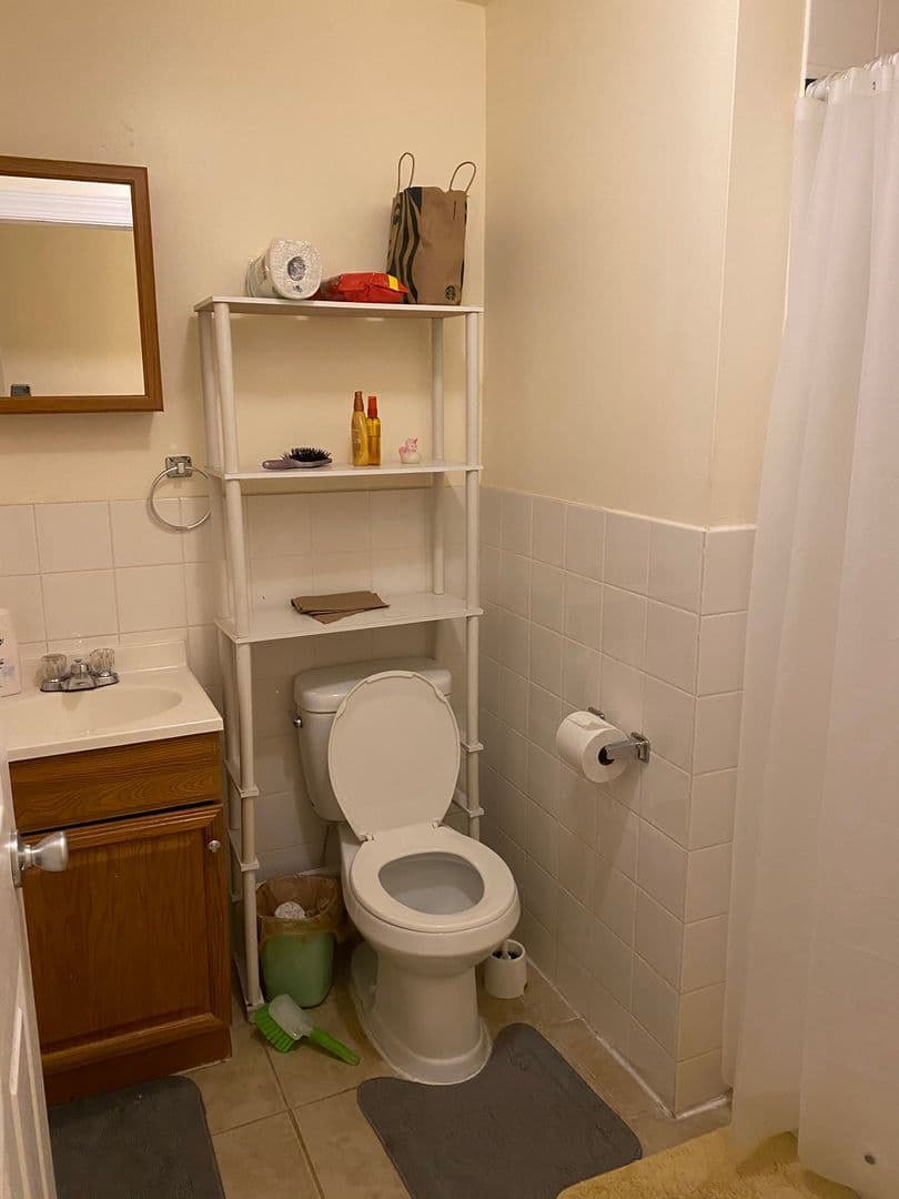 Philadelphia Apartment: 437 N Wiota St