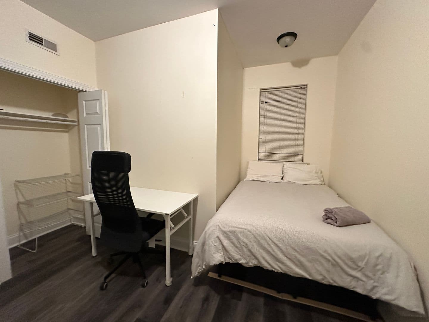 Philadelphia Apartment: 437 N Wiota St
