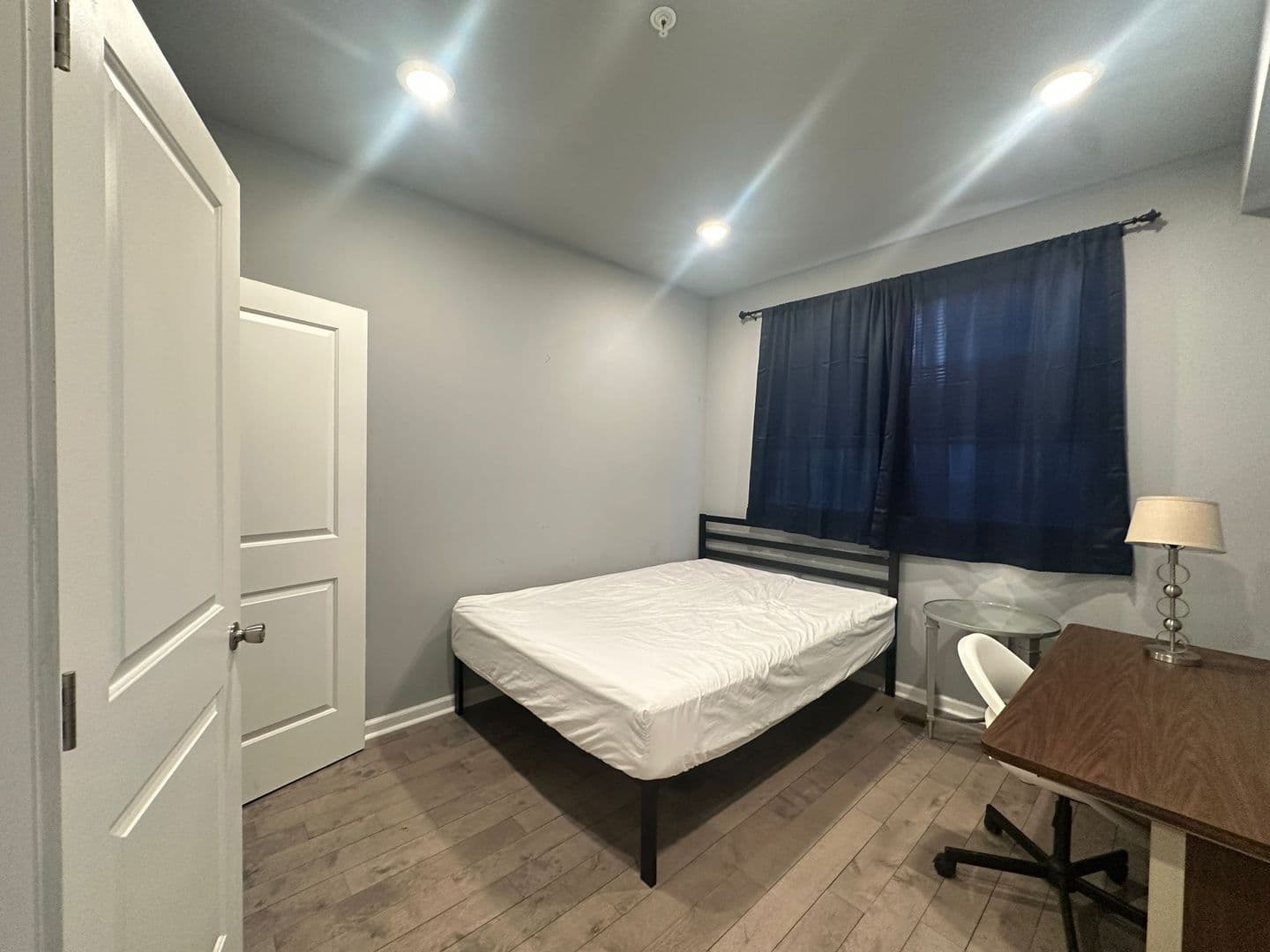 Philadelphia Apartment: 650 N 33rd st