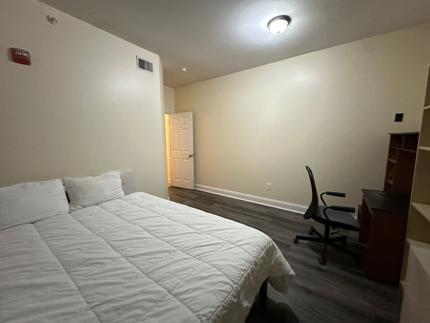 Philadelphia Apartment: 437 N Wiota St