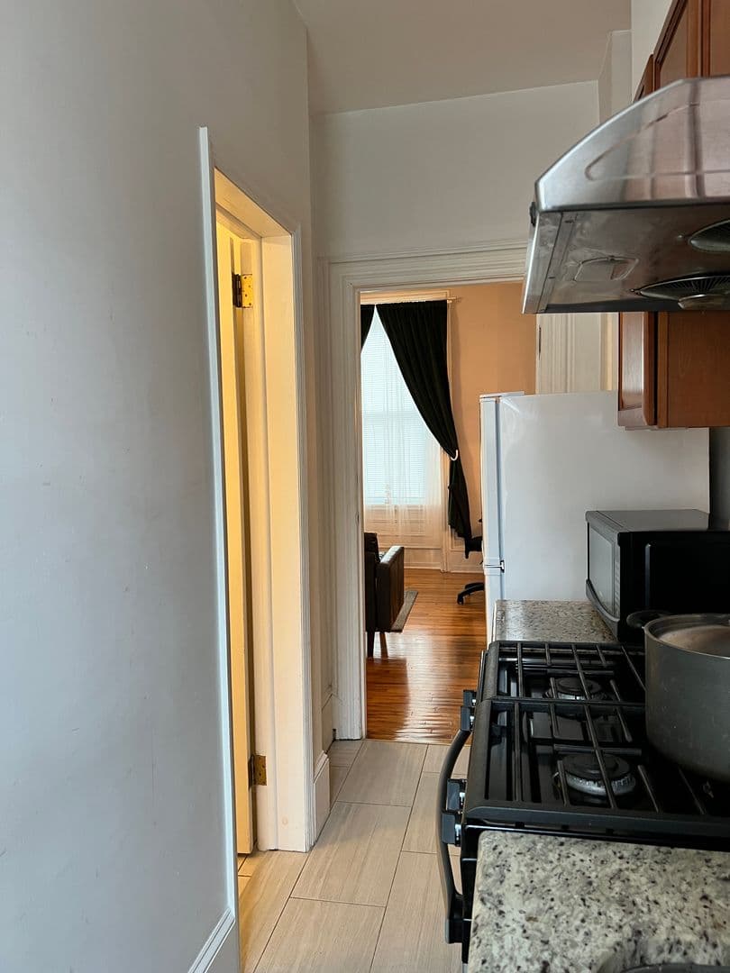 Philadelphia Apartment: 3717 Baring St