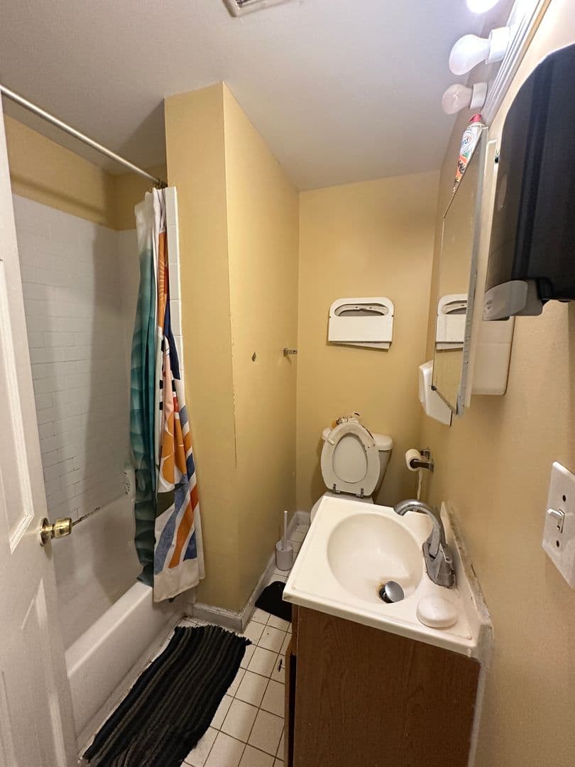 Philadelphia Apartment: 3854 Spring Garden St