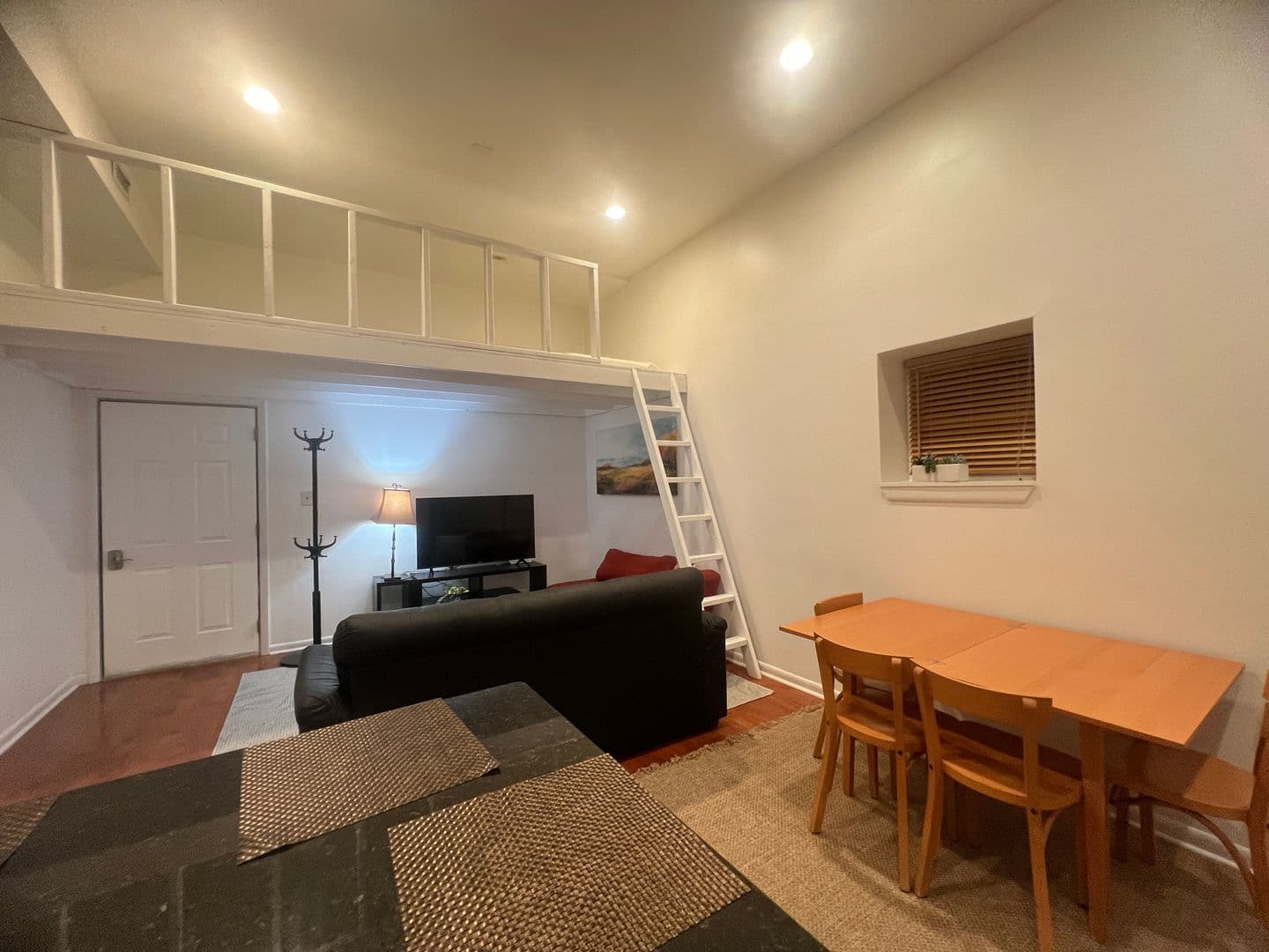 Philadelphia Apartment: 401 N 41st st