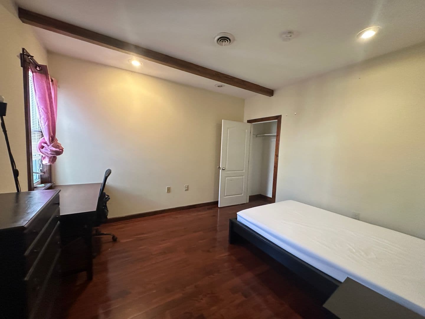 Philadelphia Apartment: 1824 W Diamond St