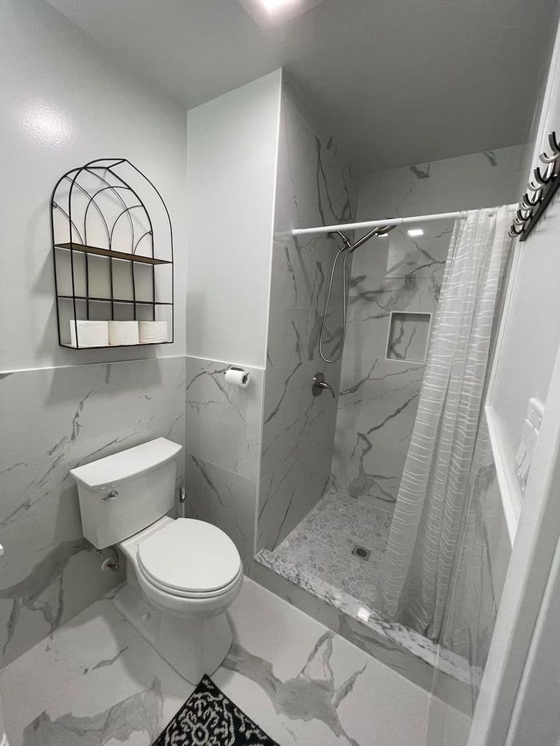 Philadelphia Apartment: 3707 Spring Garden