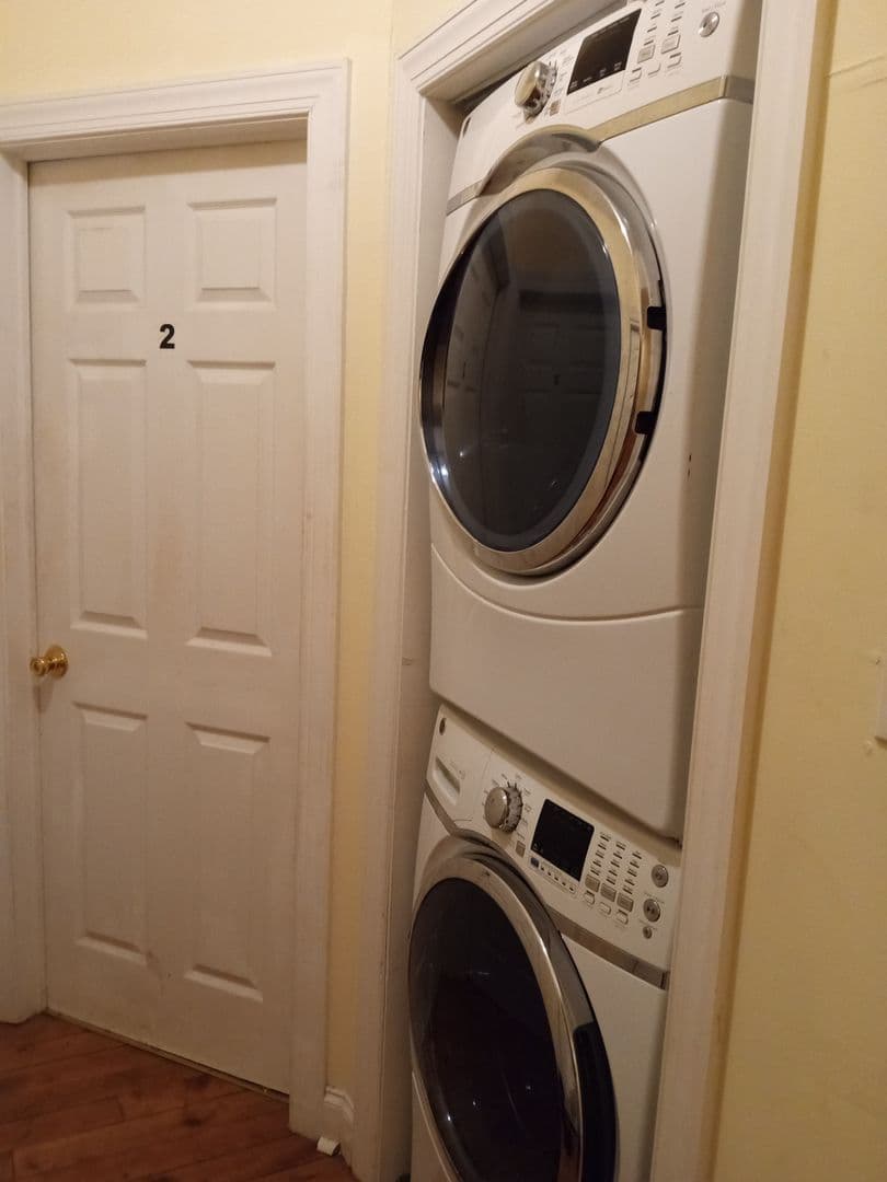 Philadelphia Apartment: 437 N Wiota St