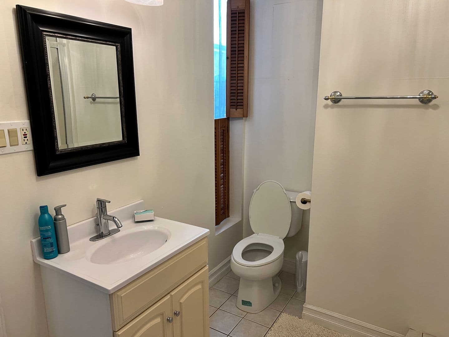 Philadelphia Apartment: 3717 Baring St