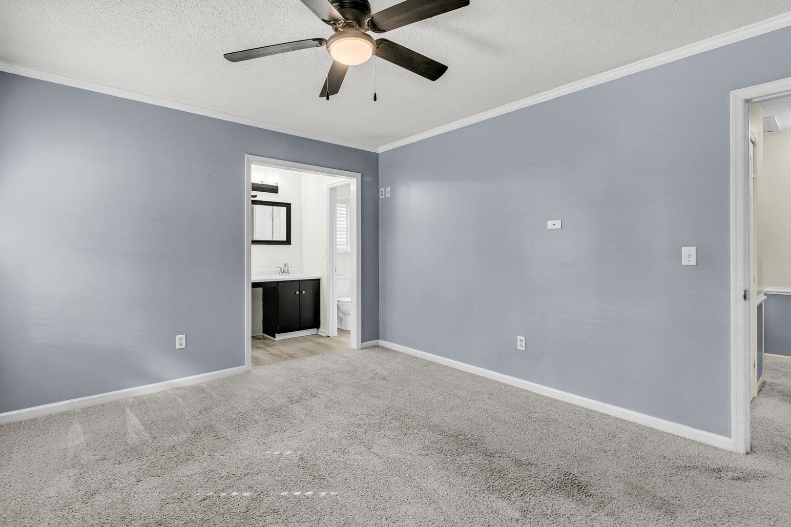 Summerville House: 182 Paddock Way