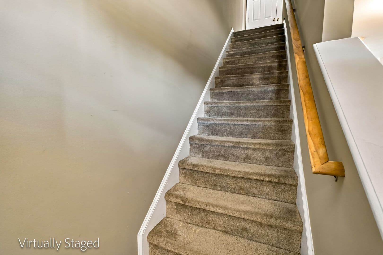 Charlotte House: 822 Oakshire Cir