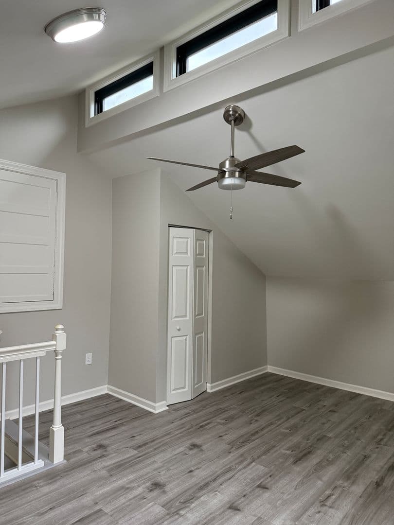 Summerville House: 125 Sawmill Dr