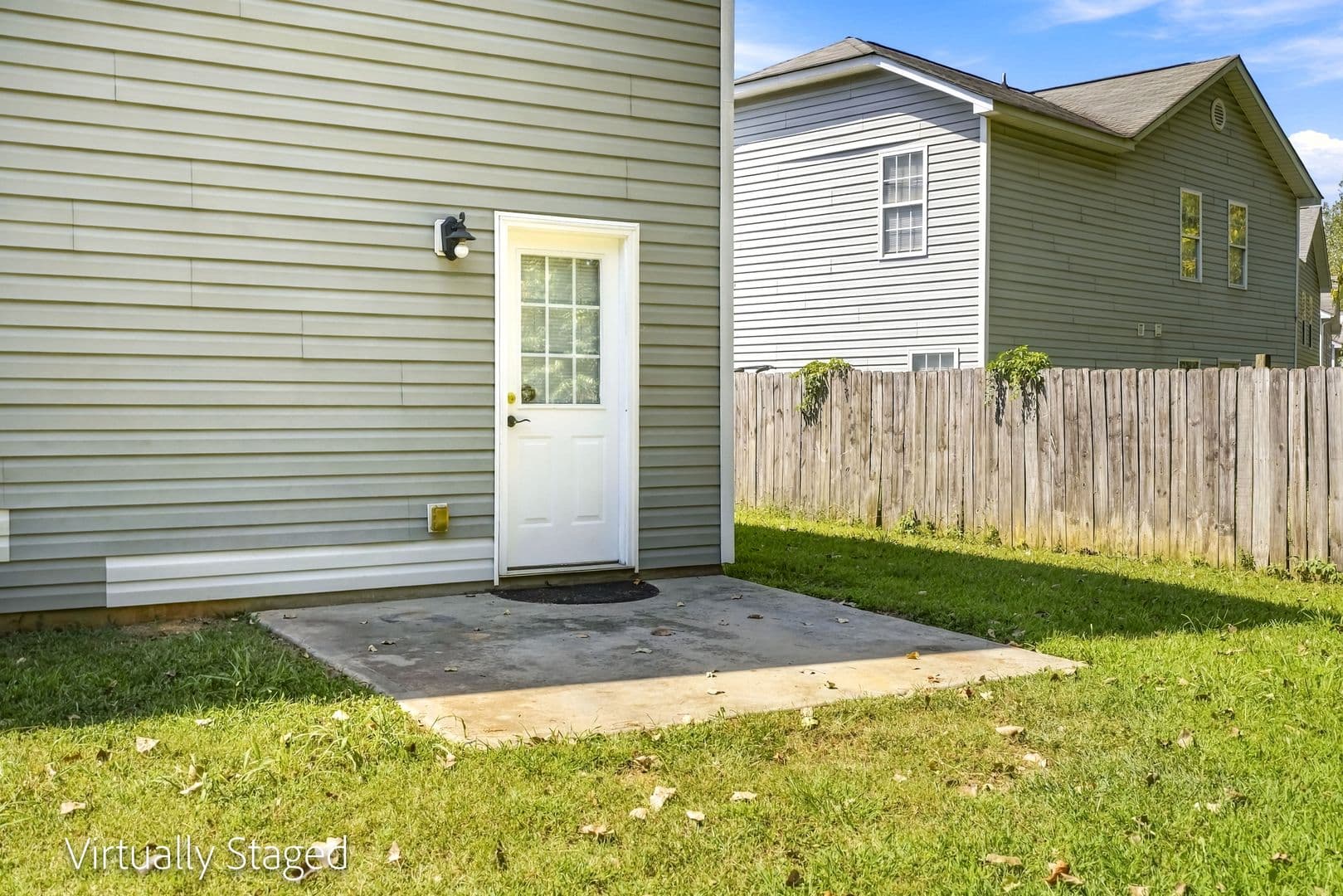 Charlotte House: 822 Oakshire Cir