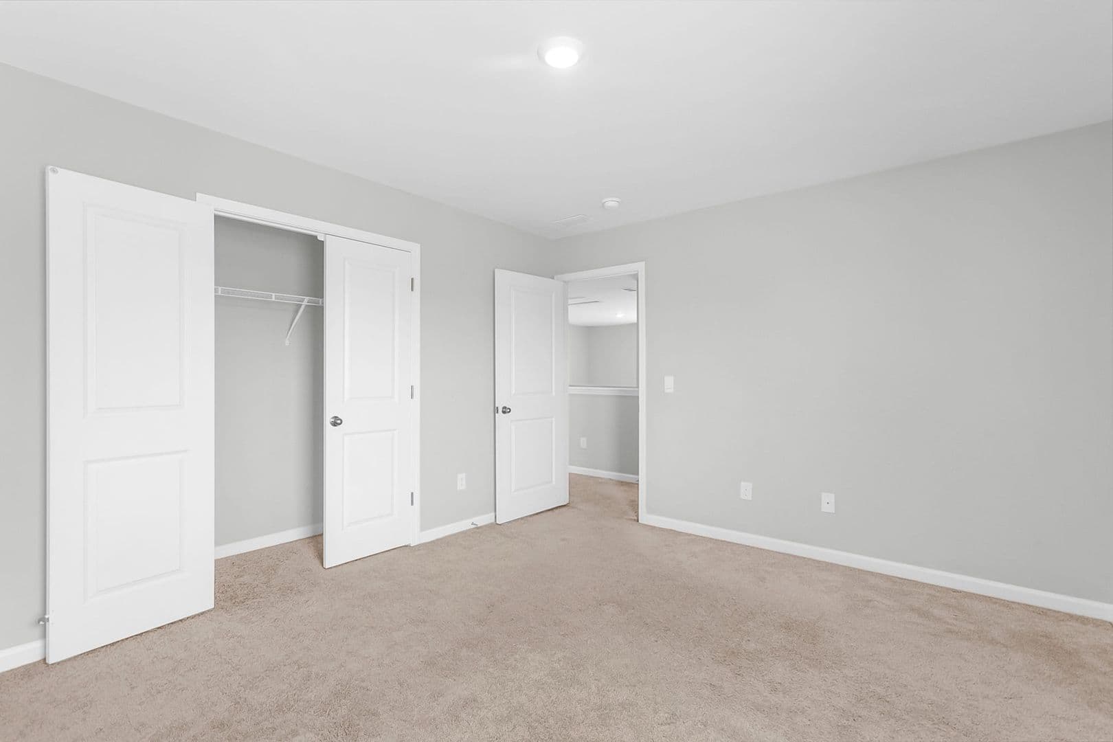 Summerville House: 325 Black Birch Dr