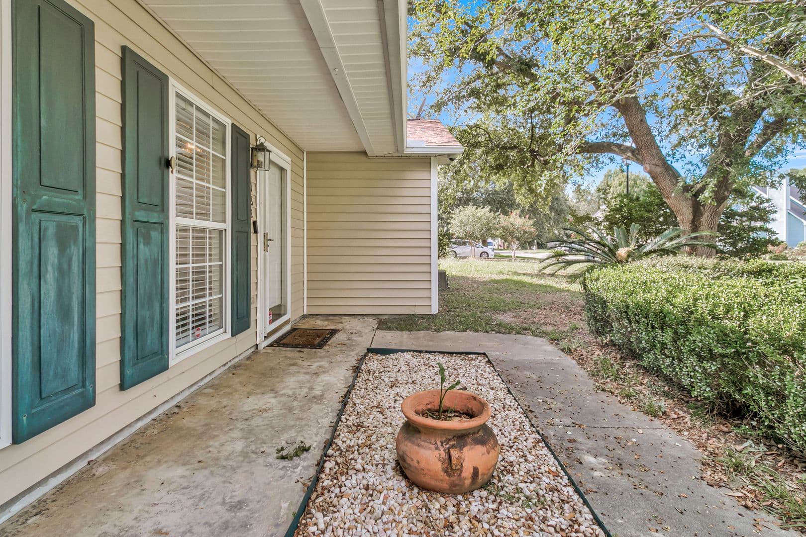 Summerville House: 182 Paddock Way