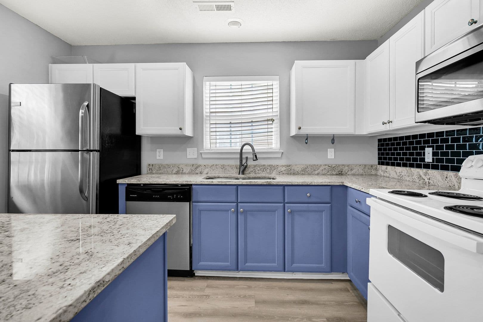 Charleston House: 478 Doane Way - 1