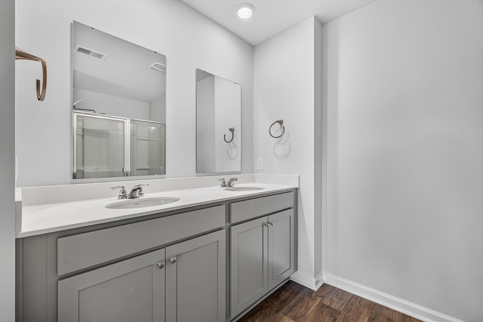 Summerville House: 137 Blossom Wood Ln