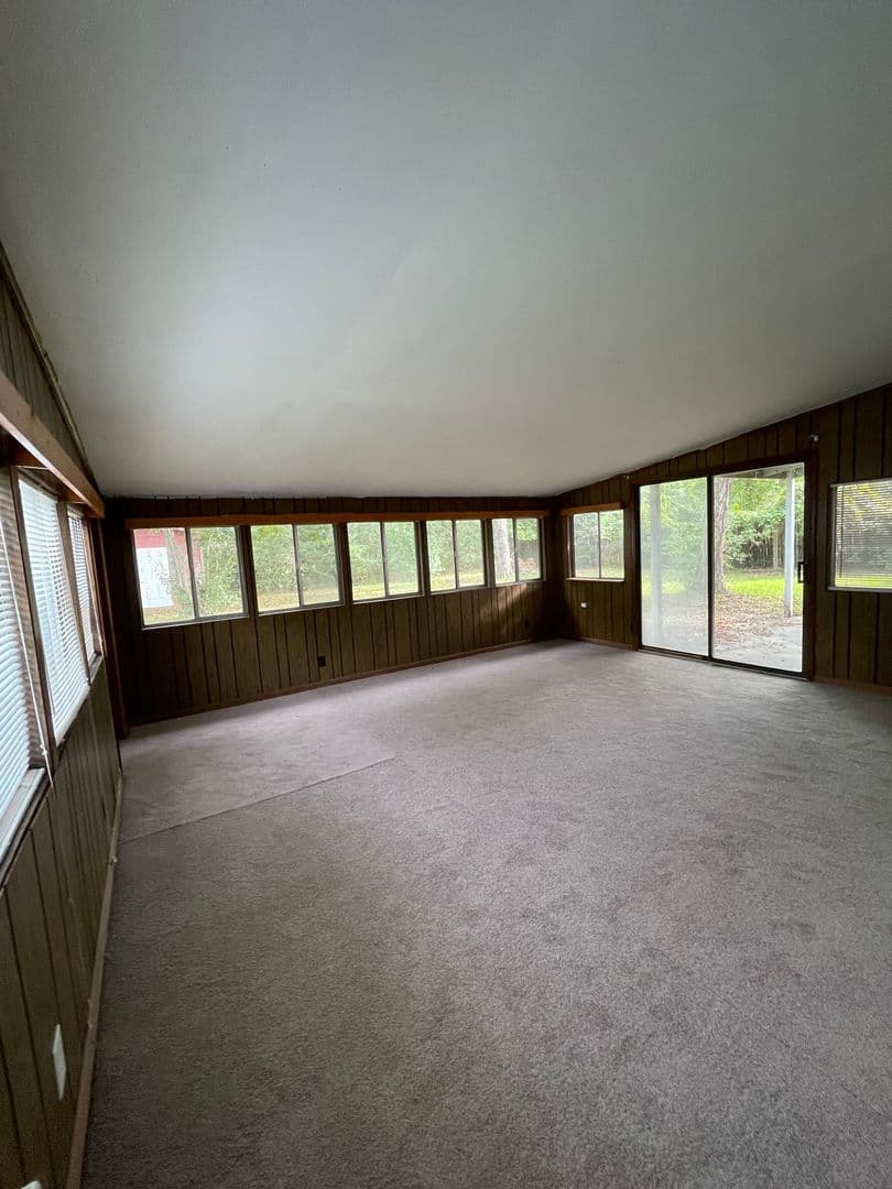 Goose Creek House: 14 Elmora Avenue