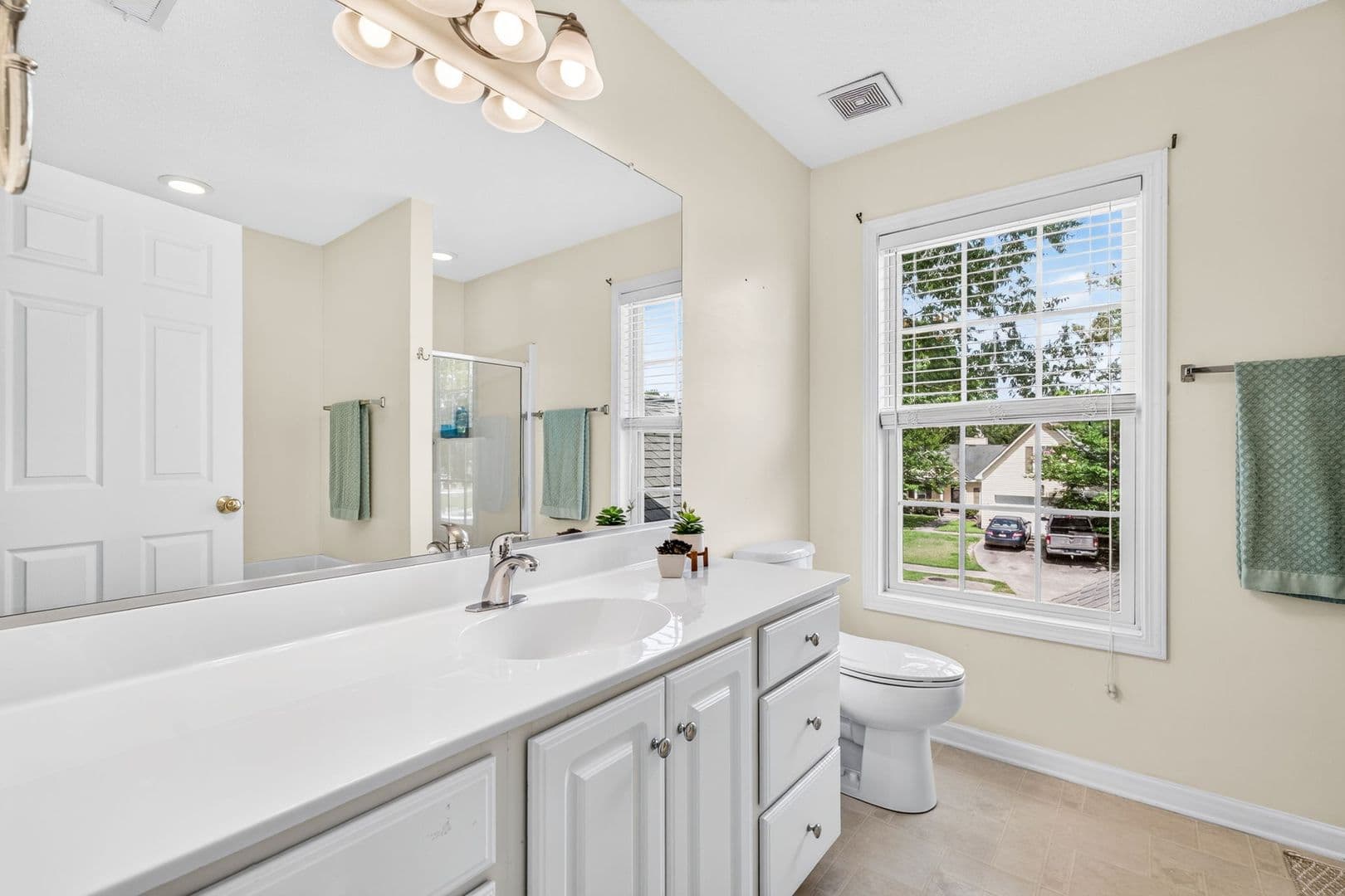 Goose Creek House: 139 Pointer Dr