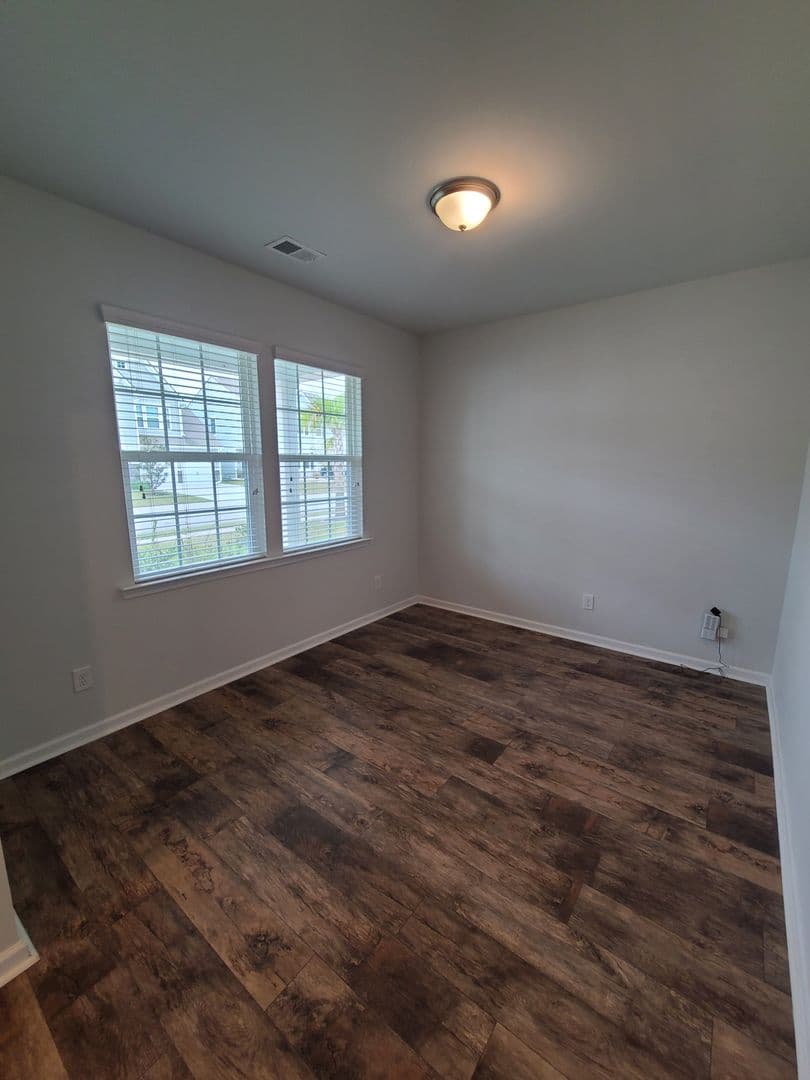 North Charleston House: 9830 Black Tupelo Lane