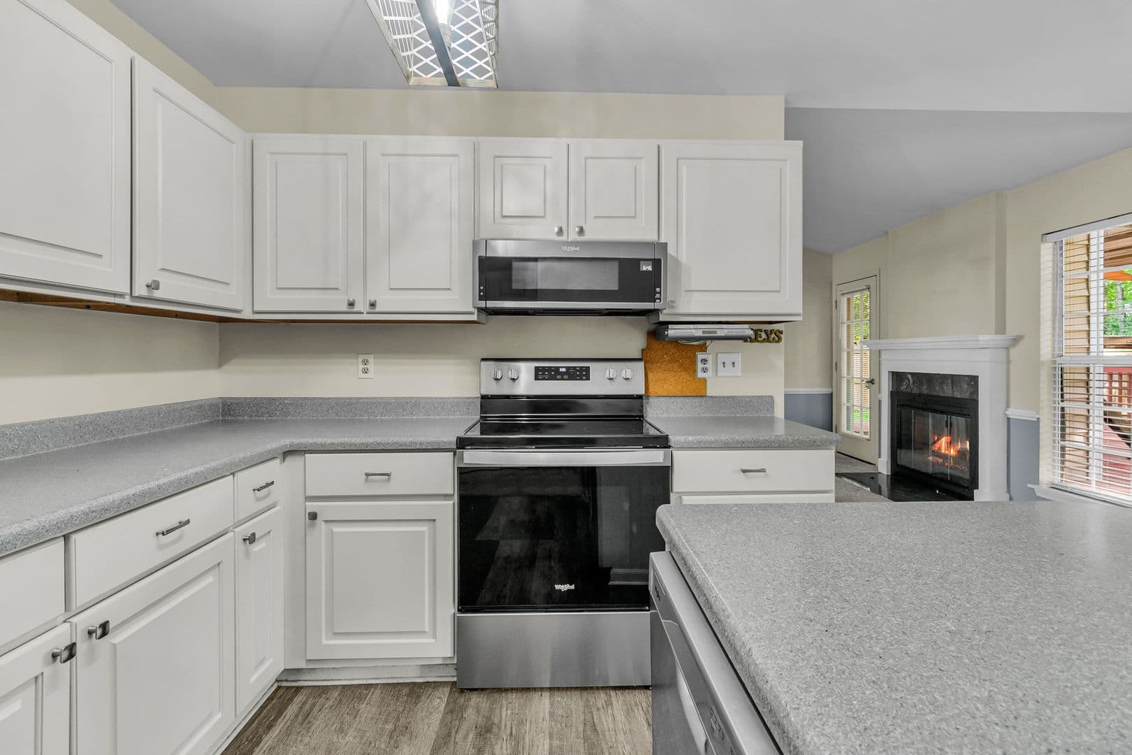 Summerville House: 182 Paddock Way