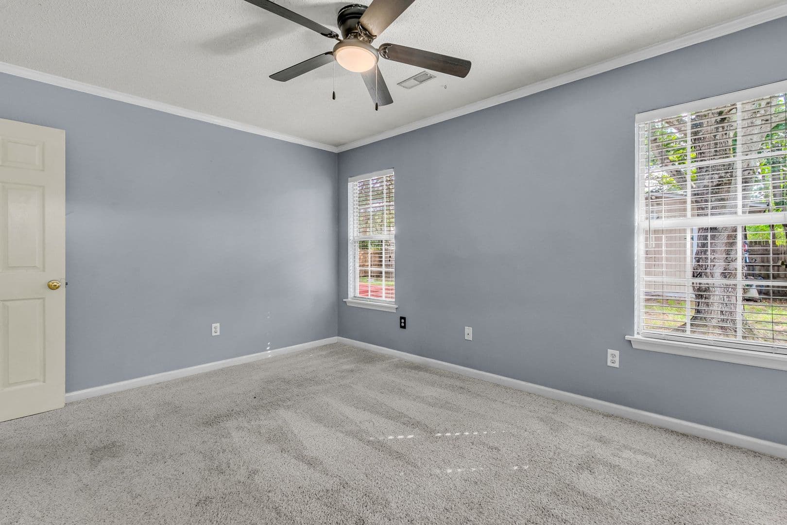 Summerville House: 182 Paddock Way
