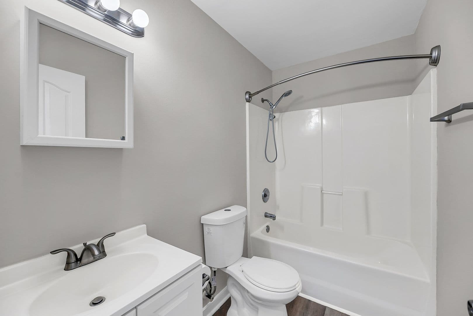 North Charleston Apartment: 2220 Van Buren Ave