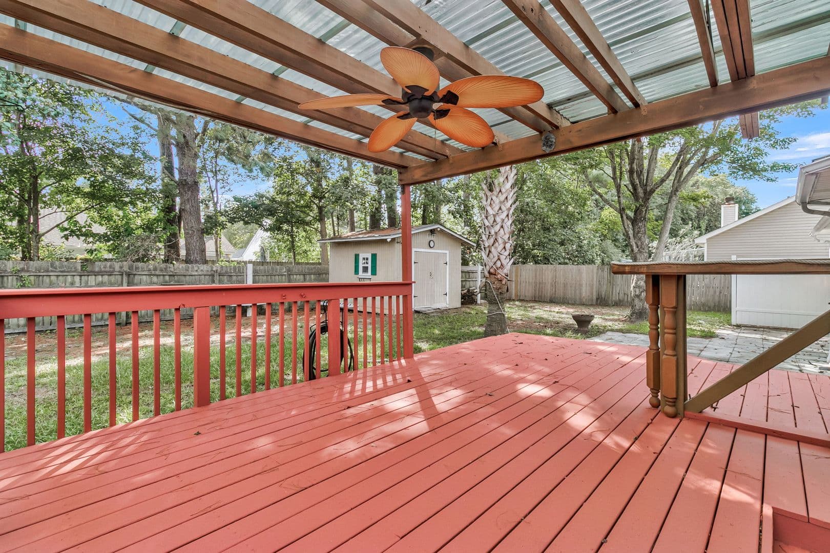 Summerville House: 182 Paddock Way