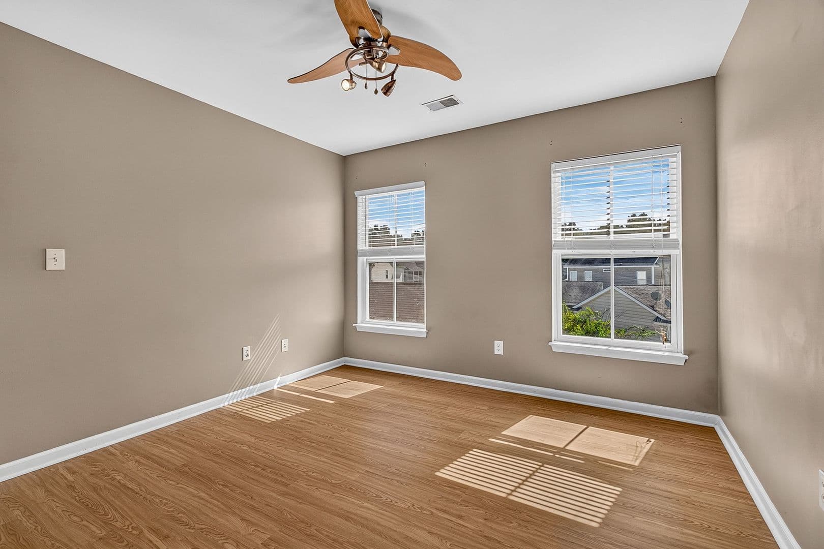 Goose Creek House: 103 Cordoba Ct
