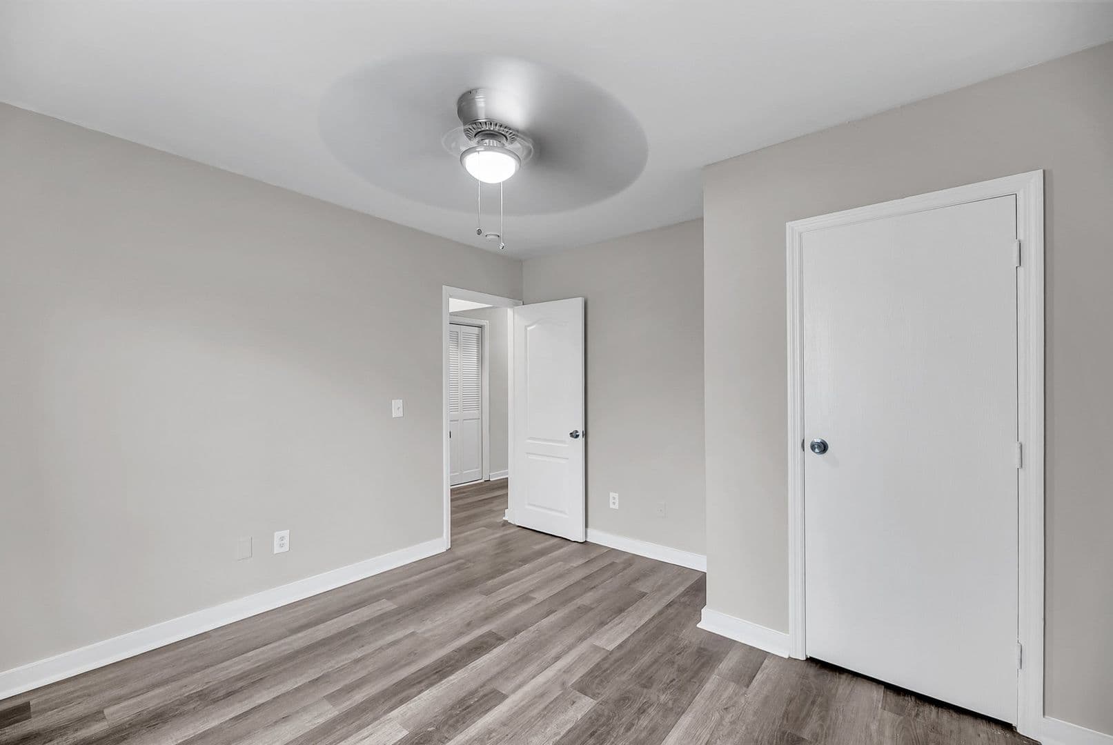 North Charleston Apartment: 2220 Van Buren Ave