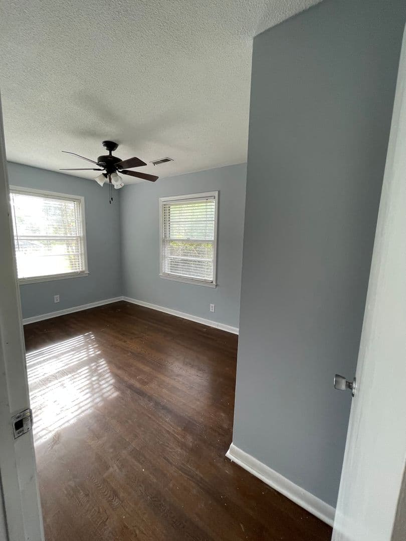 Goose Creek House: 14 Elmora Avenue