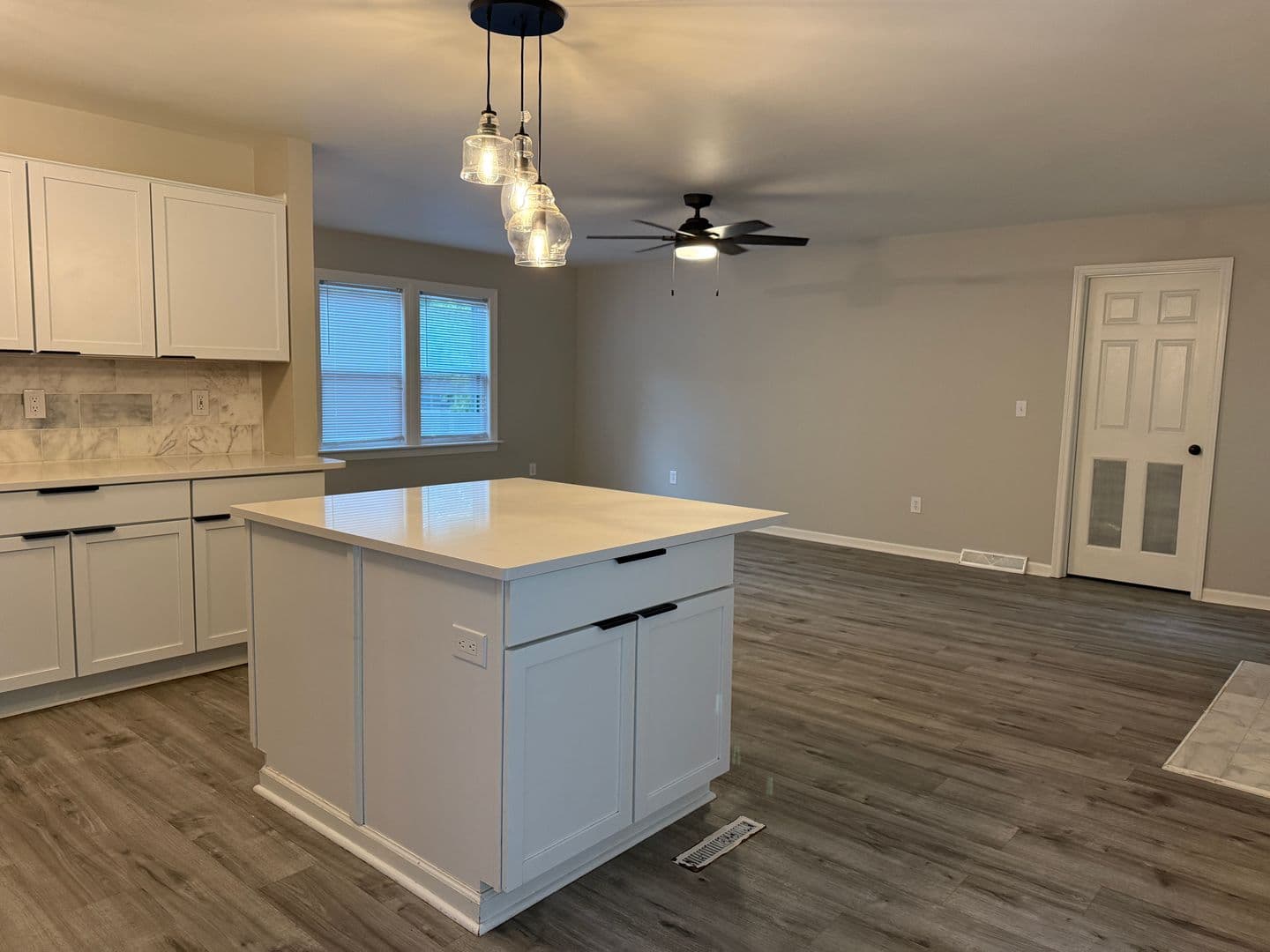 Summerville House: 125 Sawmill Dr