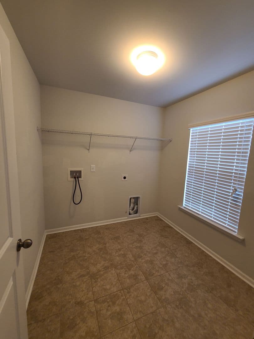 North Charleston House: 9830 Black Tupelo Lane