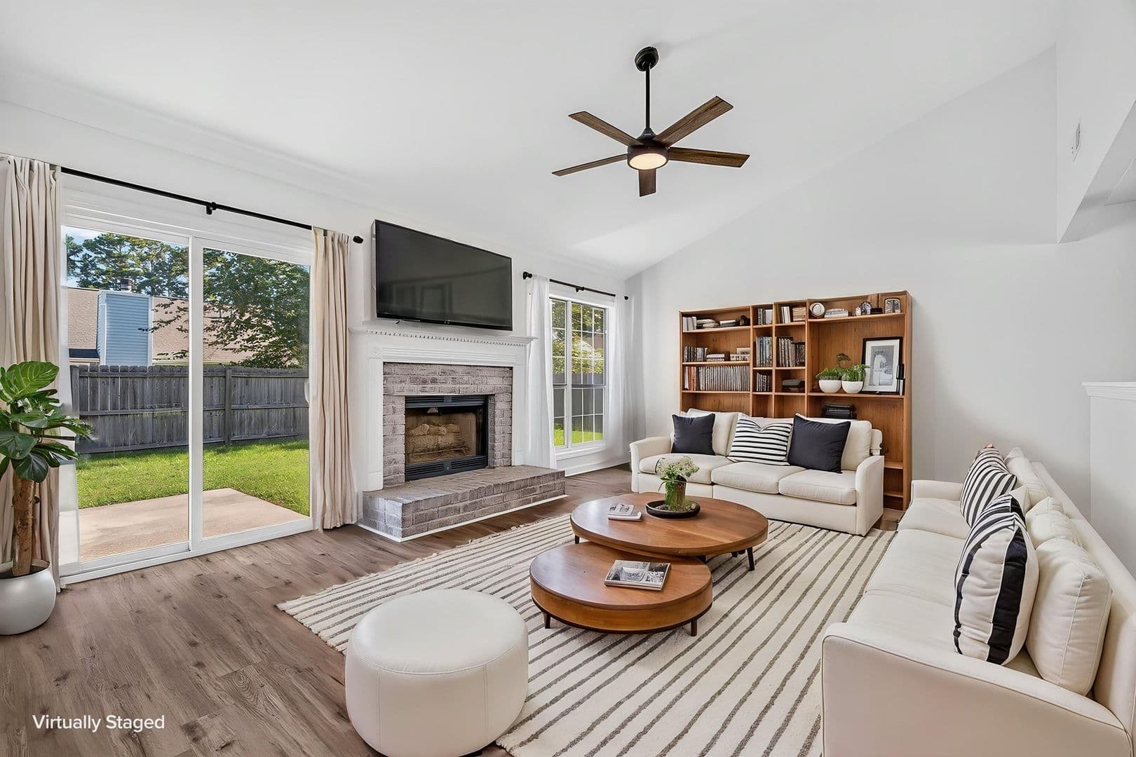Summerville House: 117 Hopper Dr
