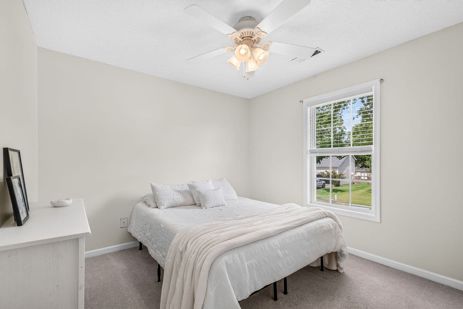 Goose Creek House: 139 Pointer Dr