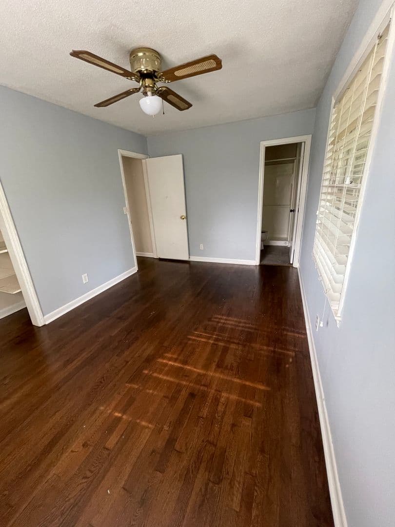 Goose Creek House: 14 Elmora Avenue