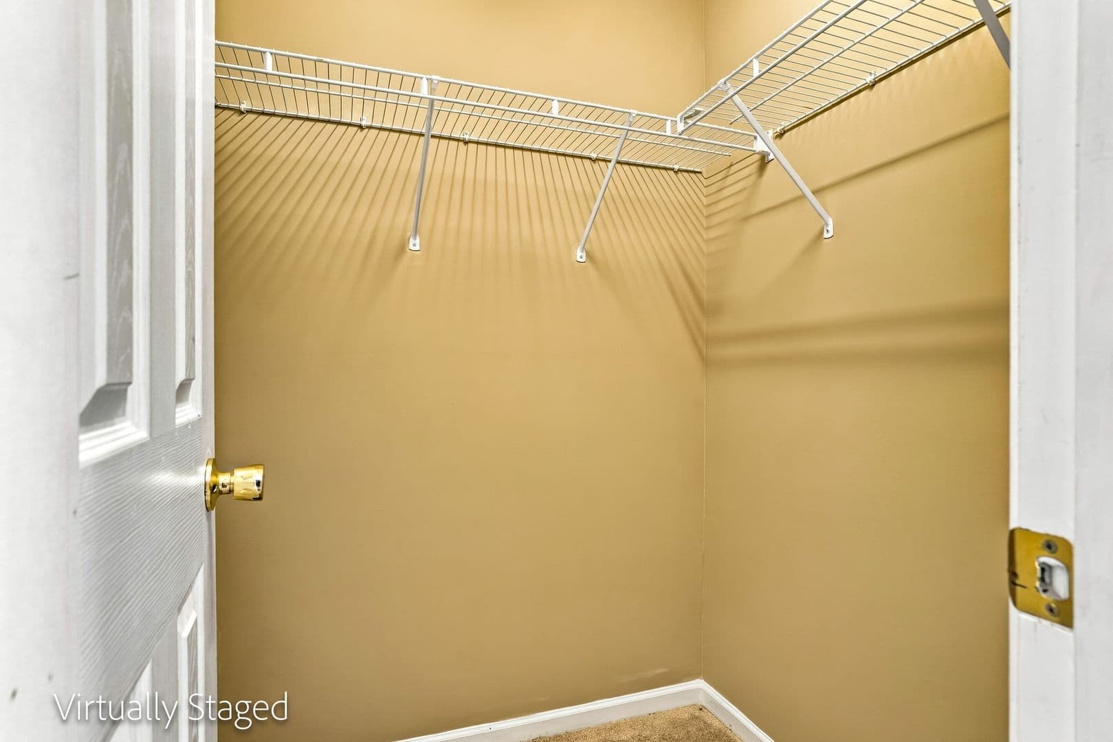 Charlotte House: 822 Oakshire Cir