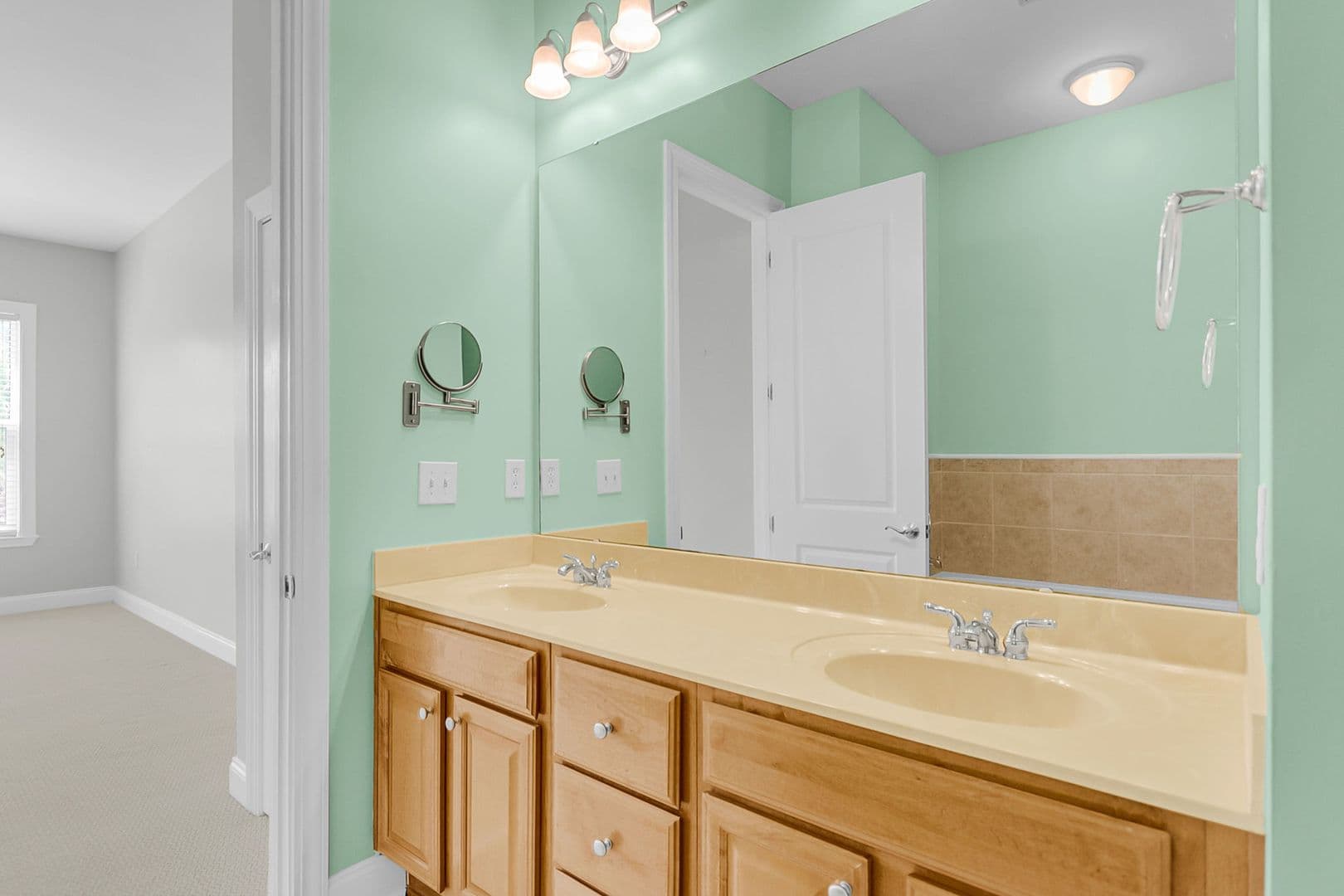 Daniel Island House: 200 River Landing Drive
