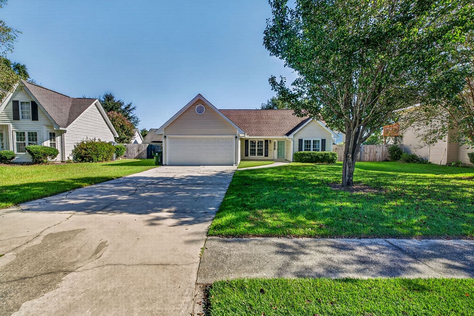Summerville House: 117 Hopper Dr