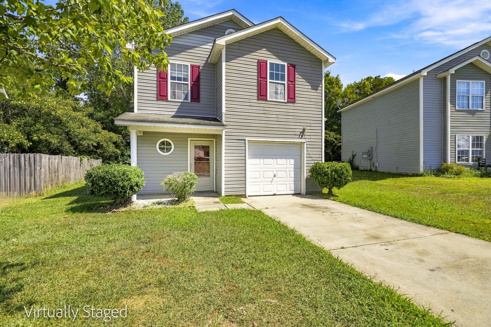 Charlotte House: 822 Oakshire Cir