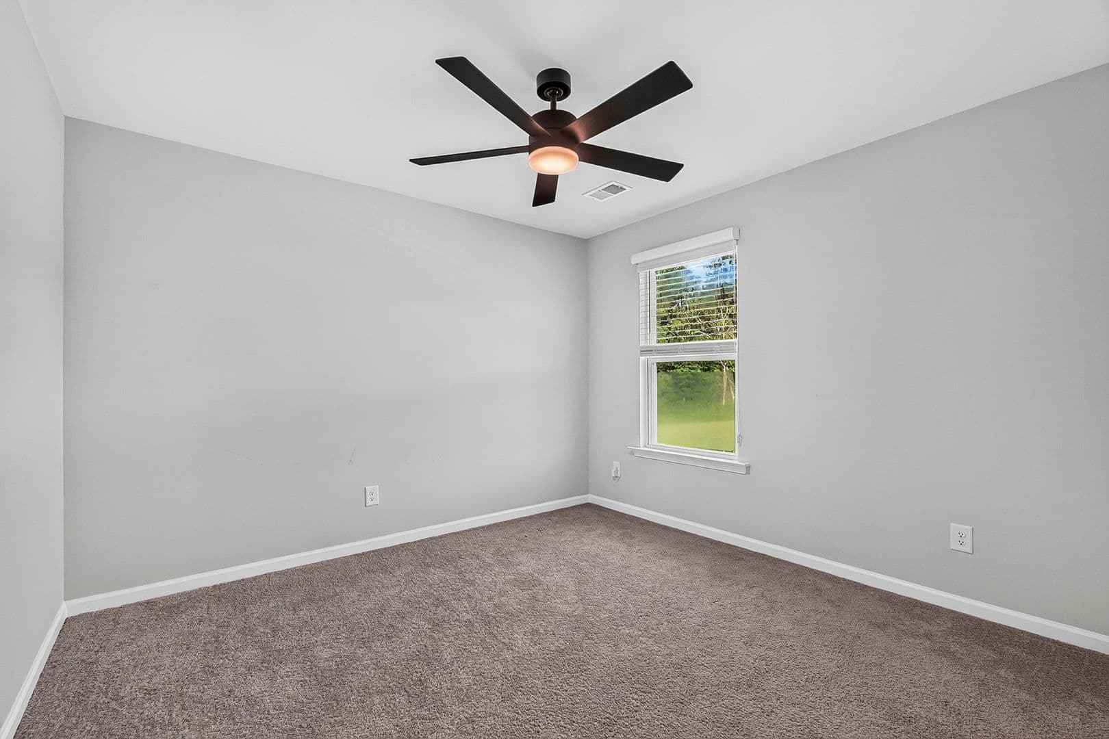 Summerville House: 137 Blossom Wood Ln