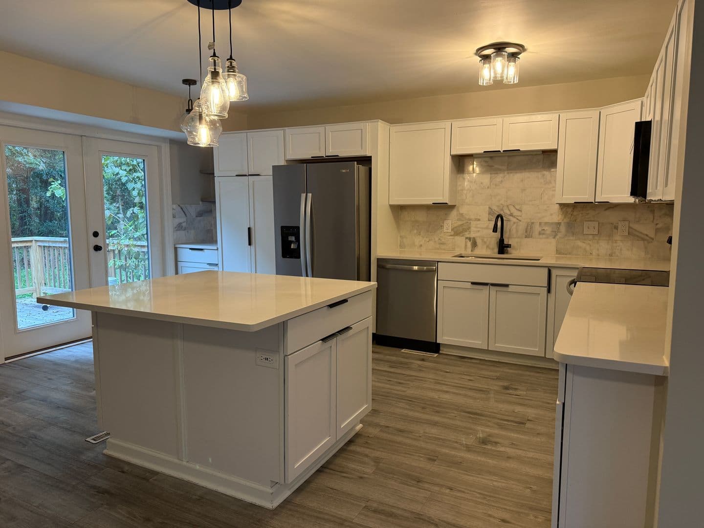 Summerville House: 125 Sawmill Dr