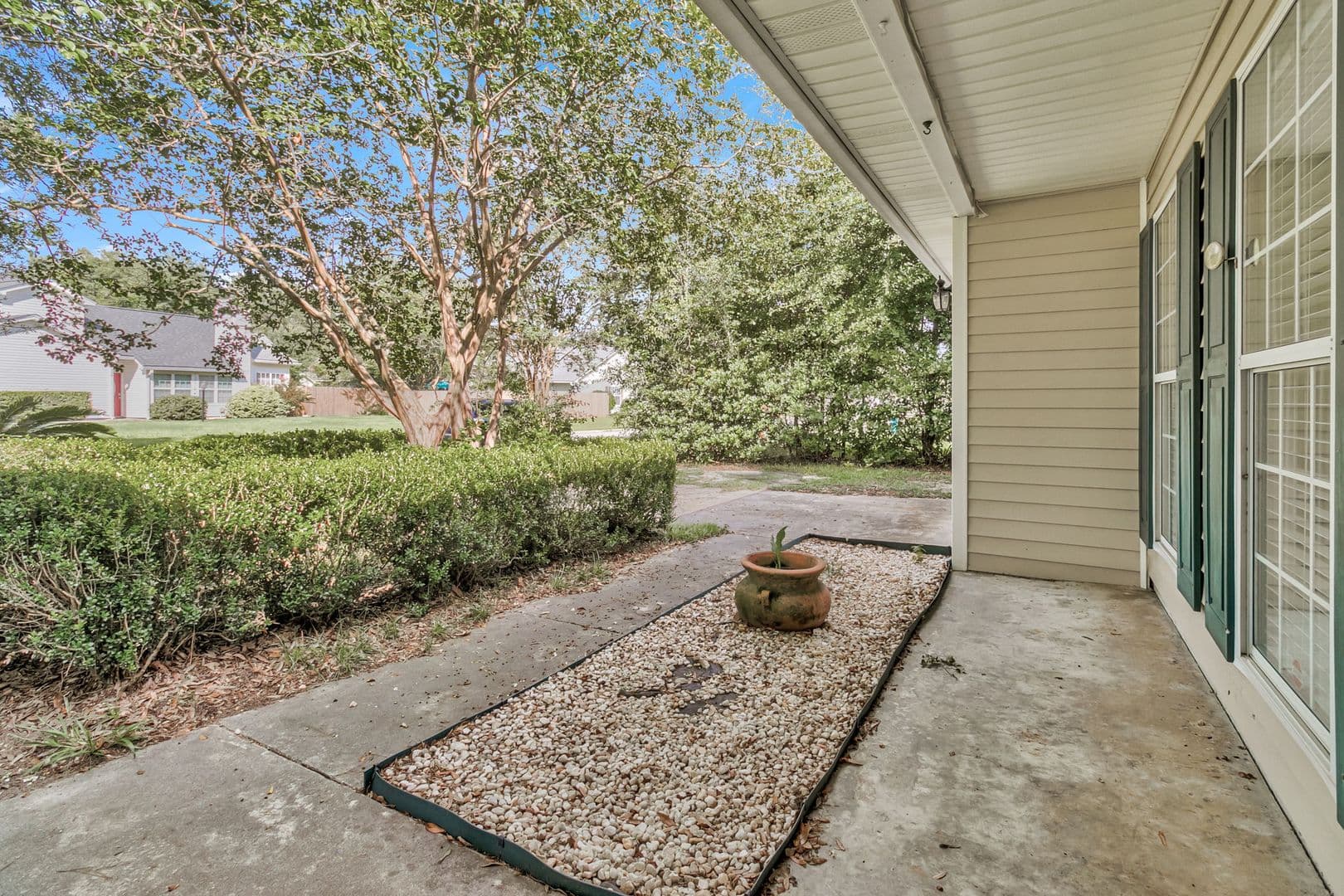 Summerville House: 182 Paddock Way