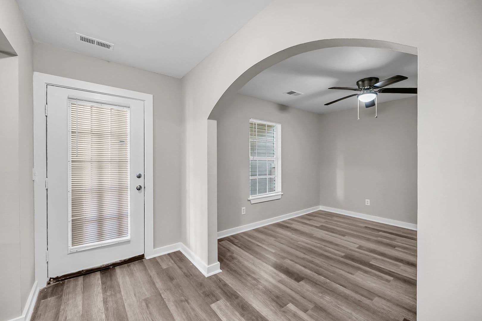 North Charleston Apartment: 2220 Van Buren Ave