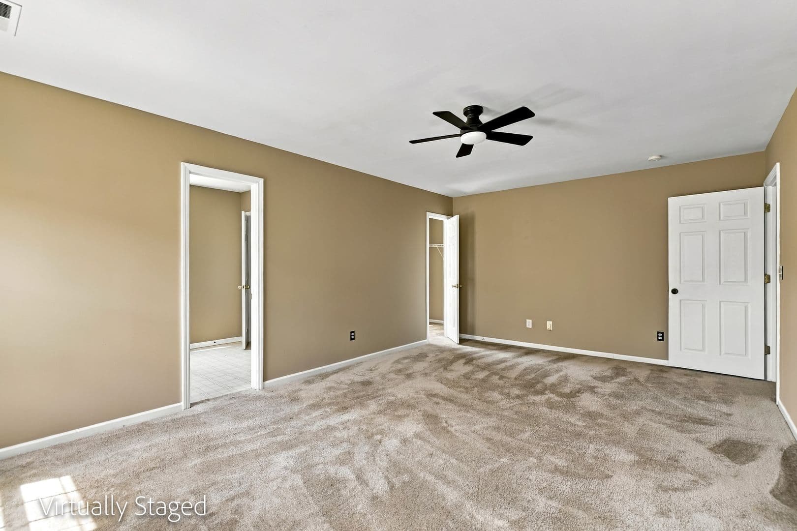 Charlotte House: 822 Oakshire Cir