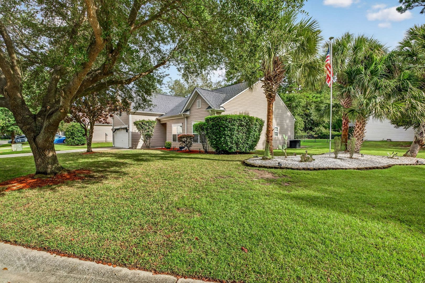 Hanahan House: 7549 Hawks Circle
